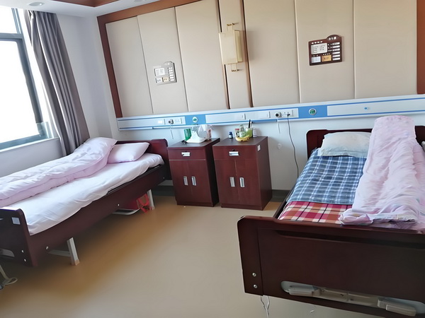 外媒：以军突袭巴勒斯坦比尔宰特大学