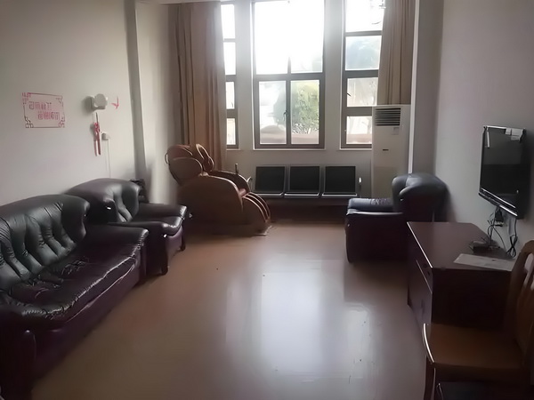 开学季，自闭症少年入学被拒